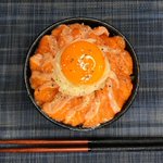 さっぱりしていて美味しい!？「サーモンのオリーブオイル漬け丼」の作り方!