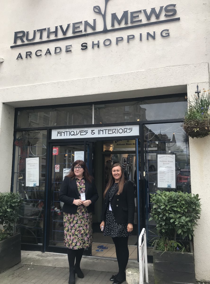 ManagementPark's tweet image. Fiona and Aishling have been out and about welcoming retailers and occupiers back to their premises - so good to see! #reopening #ruthvenlane #glasgowwestend #propertymanagement #retail #shops