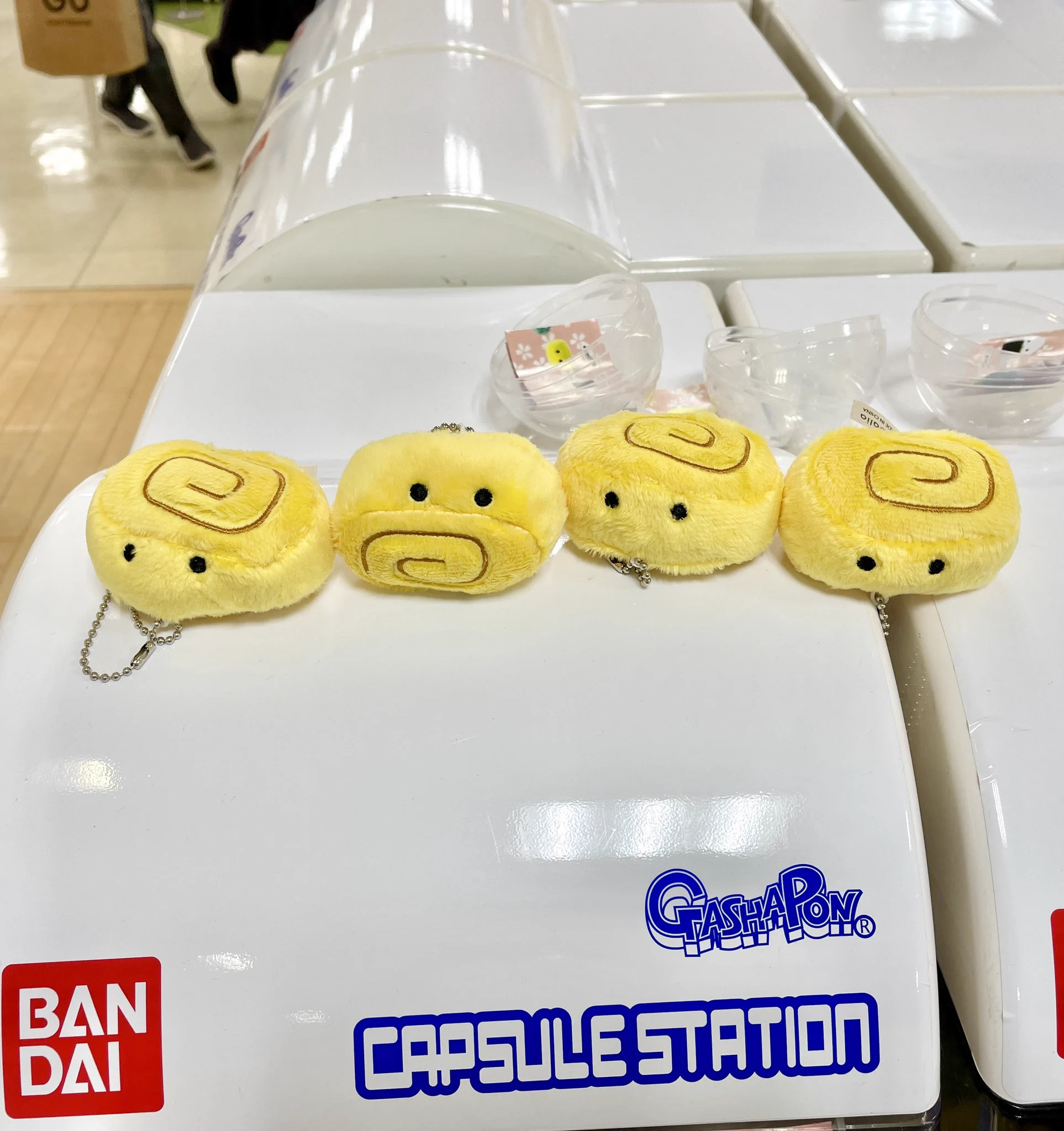 お弁当のぬいぐるみガチャを回してみたら？玉子焼きが1本分出てきたwww