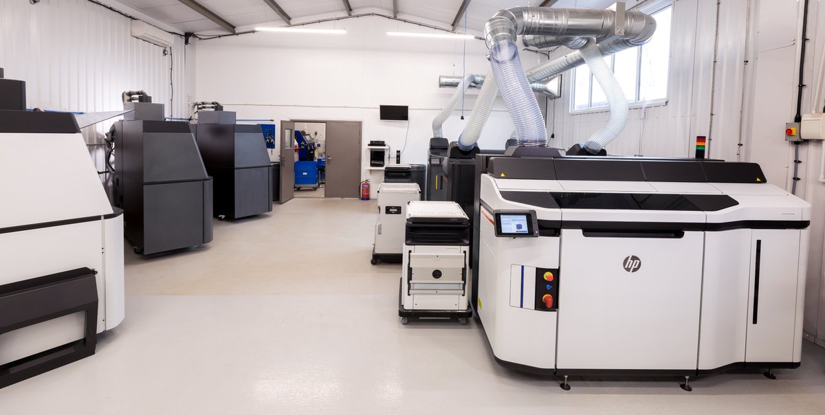 Workshop looking nice and clean, with our fleet of #HP Multi Jet 3D Printers. Machines are not so clean right now making lots of bike, automotive, consumer good parts :) #3Dprinting  #3Dscanning #AdditiveManufacturing