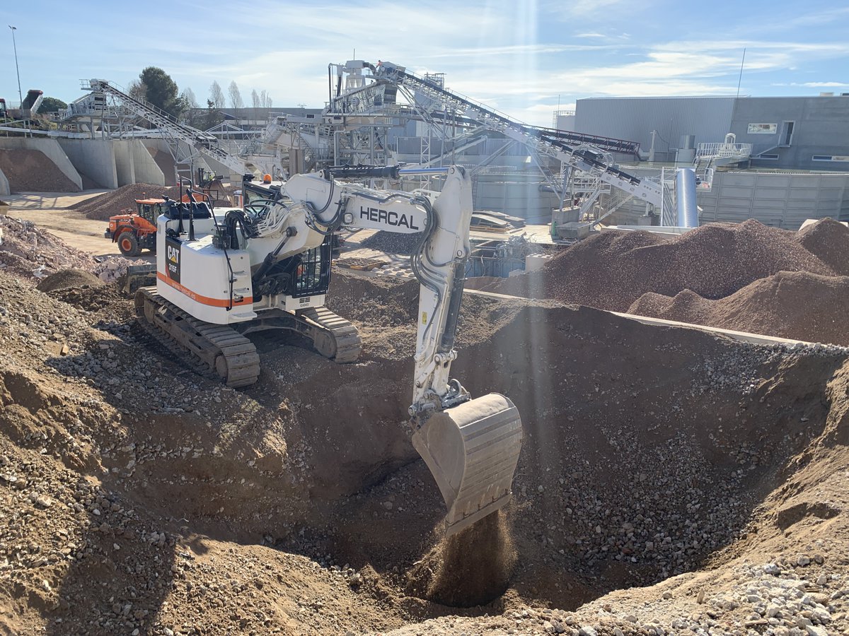HercalDiggersSL's tweet photo. Es importante que los residuos de la construcción se transporten al lugar adecuado para #REciclar y #REutilizar convirtiéndolos en nuevos REcursos, como los #AridosReciclados lavados que se producen en la Planta H-Zero. #HercalZero #HZero #Sostenibilidad https://t.co/v6eiKa9Lvv https://t.co/rGxTi2w2wp