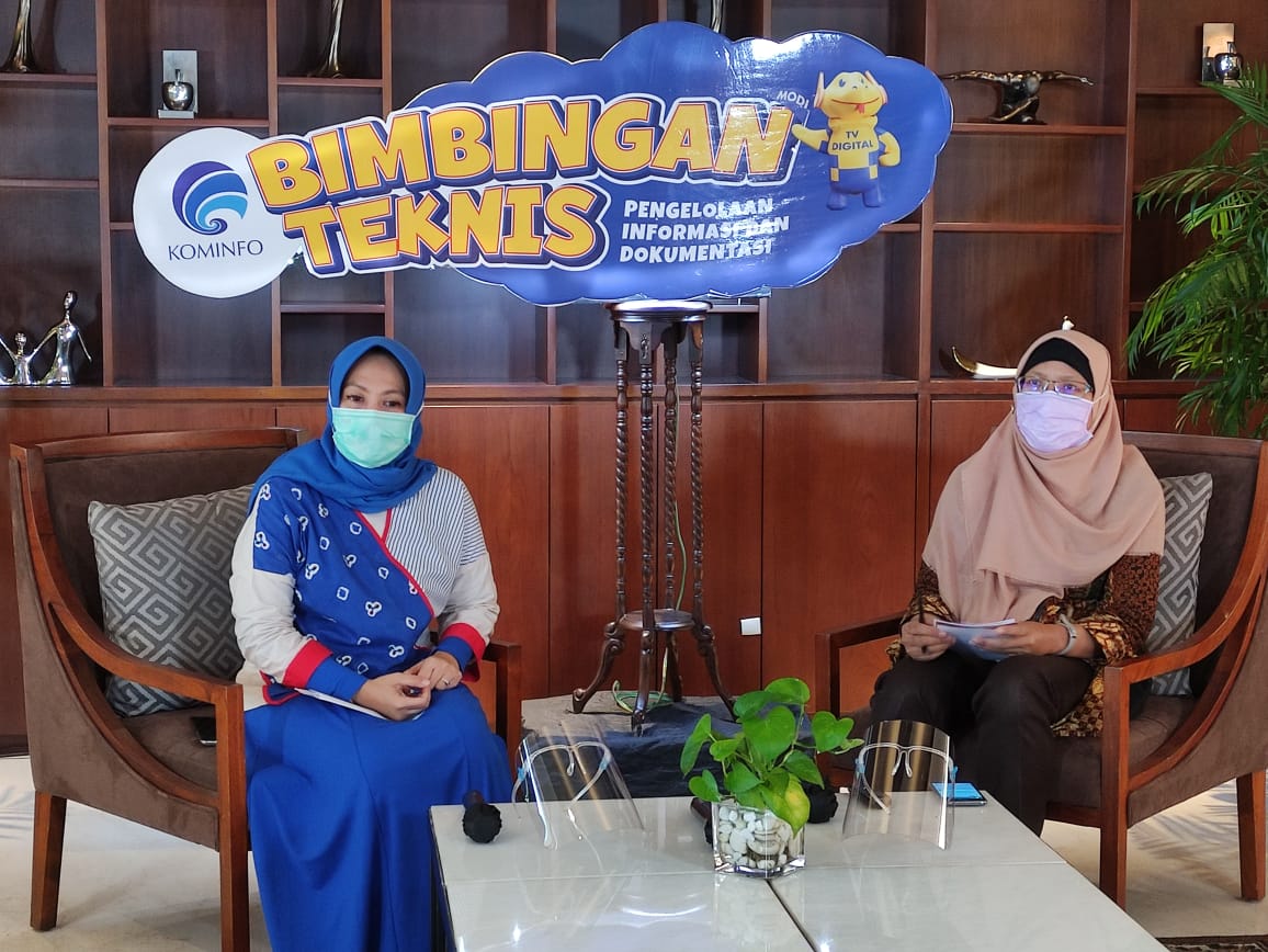DitjenKPM's tweet photo. Bimtek ini penting dilakukan untuk meningkatkan kualitas komunikasi dan informasi publik yang disampaikan oleh PPID, jelas Mulyani, Koordinator Tata Kelola Komunikasi Publik Ditjen IKP, dalam pembacaan Sambutan Direktur TKKKP. https://t.co/NV73Ss52Qp
