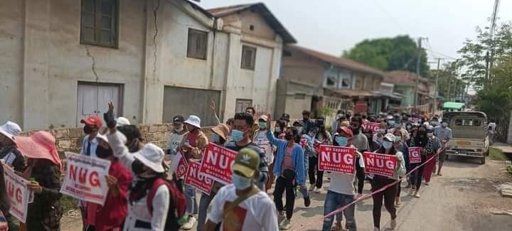 People in Kyaukme, Shan State protest against the military dictatorship and show their support for NUG !!
#WhatsHappeningInMyanmar 
#Apr29Coup