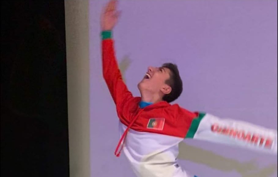MiguelTrends's tweet photo. O dia mundial da dança é hoje. O nosso @miguelmarques05 é um excelente bailarino.  
E vocês? Já dançaram com os vossos dedos para escrever #Miguelnastrends? https://t.co/8lAV0AbLx9