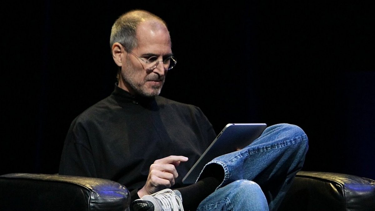 Dalam perniagaan juga pernah terjadi perkara seumpama itu. Jangan terkejut, Steve Jobs pernah disingkirkan dari Apple oleh orang yang paling dipercayainya.