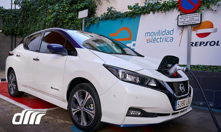 nissanantamotor's tweet photo. 🔜 la gasolinera de @Repsol de #AlfonsoMolina (zona #Elviña) tendrá un punto de carga ⚡️#Coruña
📢Los propietarios de un #vehículoeléctrico #Nissan tendrán una bonificación del 50% ¿Qué te parece? 😉
Te lo contamos todo en nuestro último #PostDimolk ▶️ https://t.co/BY3NXUn63Q https://t.co/M2hdQlXVze
