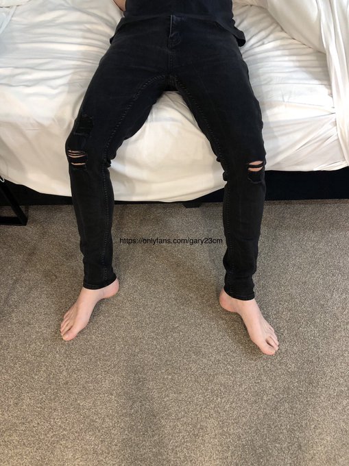 1 pic. Anyone foot fetish?❓
Retweet if you like mine ?
? https://t.co/3TMbfOyhQO https://t.co/5BPLcm