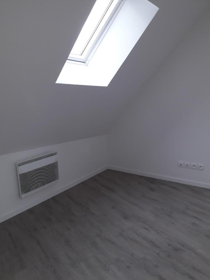 RfeCarla's tweet photo. Logement disponible tout de suite sur Picquigny, il n’y a pas de cour, deux chambres à l’étage, une place de parking, loyer 650 euros charges comprises! plus d’infos mp https://t.co/xDoCO5ittr