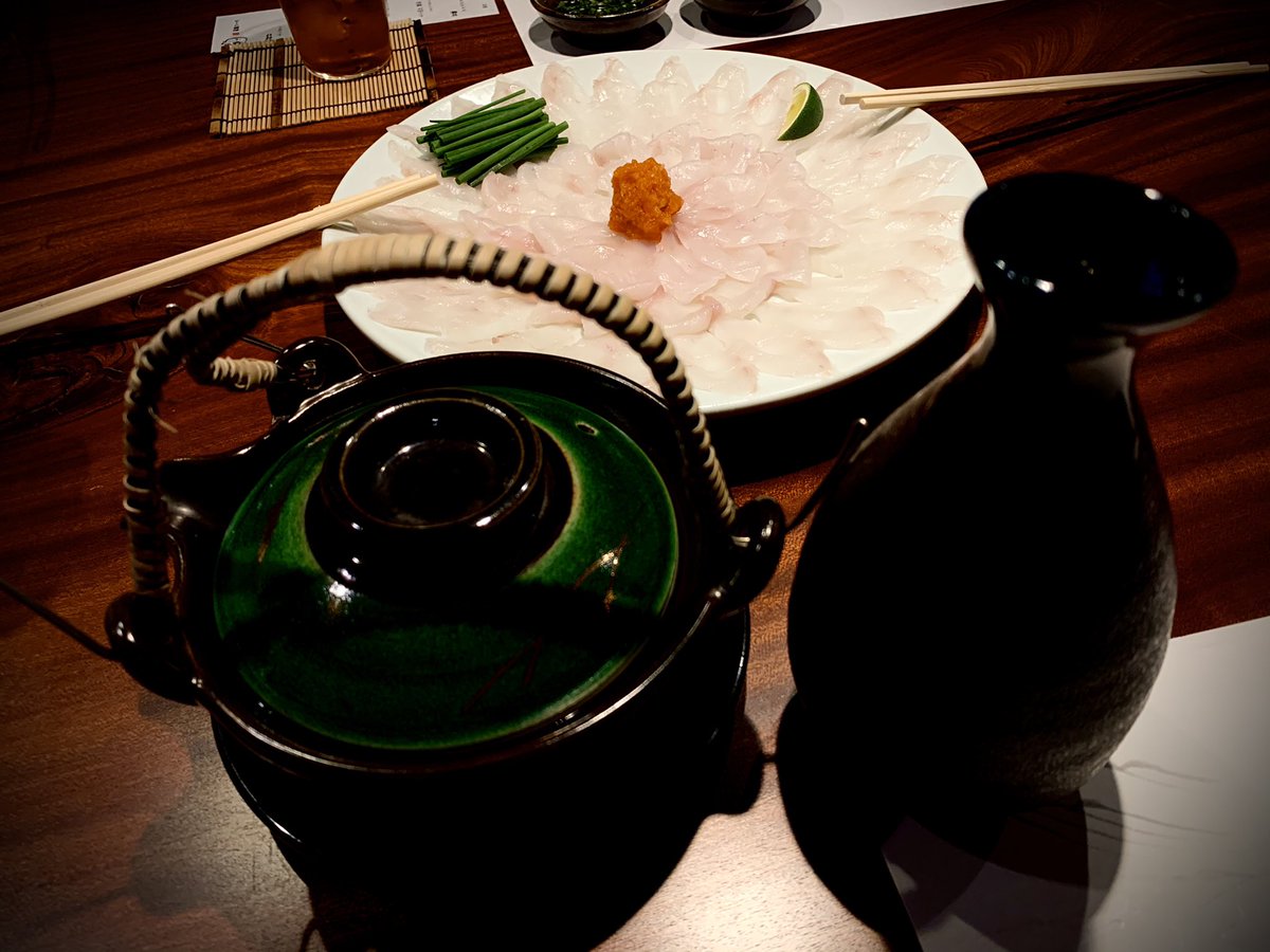 しのたいき Clubhouse で知り合った経営者たちと六本木 ふぐ利俊 にて会食 新たな出会いを大切に 可能性を広げてくれる Clubhouse に感謝 みんなで新たなエンタメを発信させる話をしました この店は友人の紹介で使い始め 美味いフグ料理を港