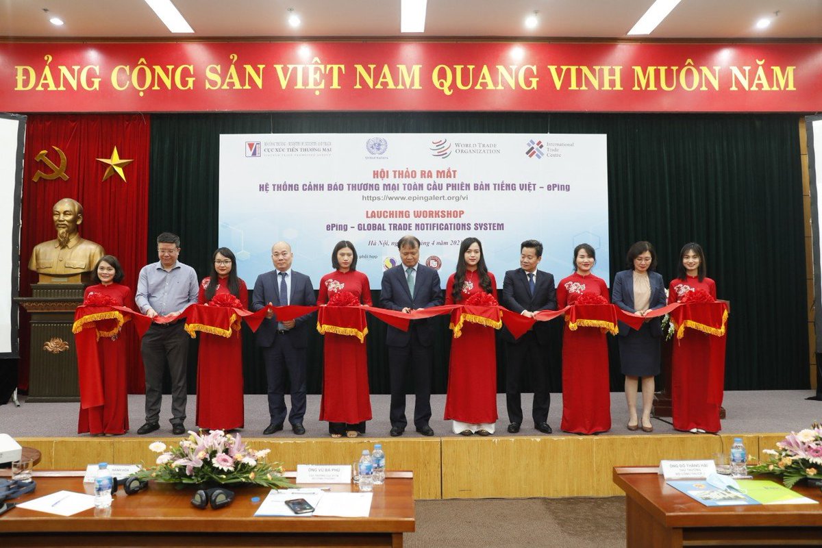 ITC_MktAnalysis's tweet photo. 🤝ePing in Viet Nam is a result of an innovative partnership.

@ITCnews &amp; @WTO &amp; #Vietrade: making the portal available in Vietnamese #SPS and #TBT enquiry points identifying key sectors for local traders #FTU students translating the most relevant notifications for 🇻🇳 companies. https://t.co/U739atswDQ