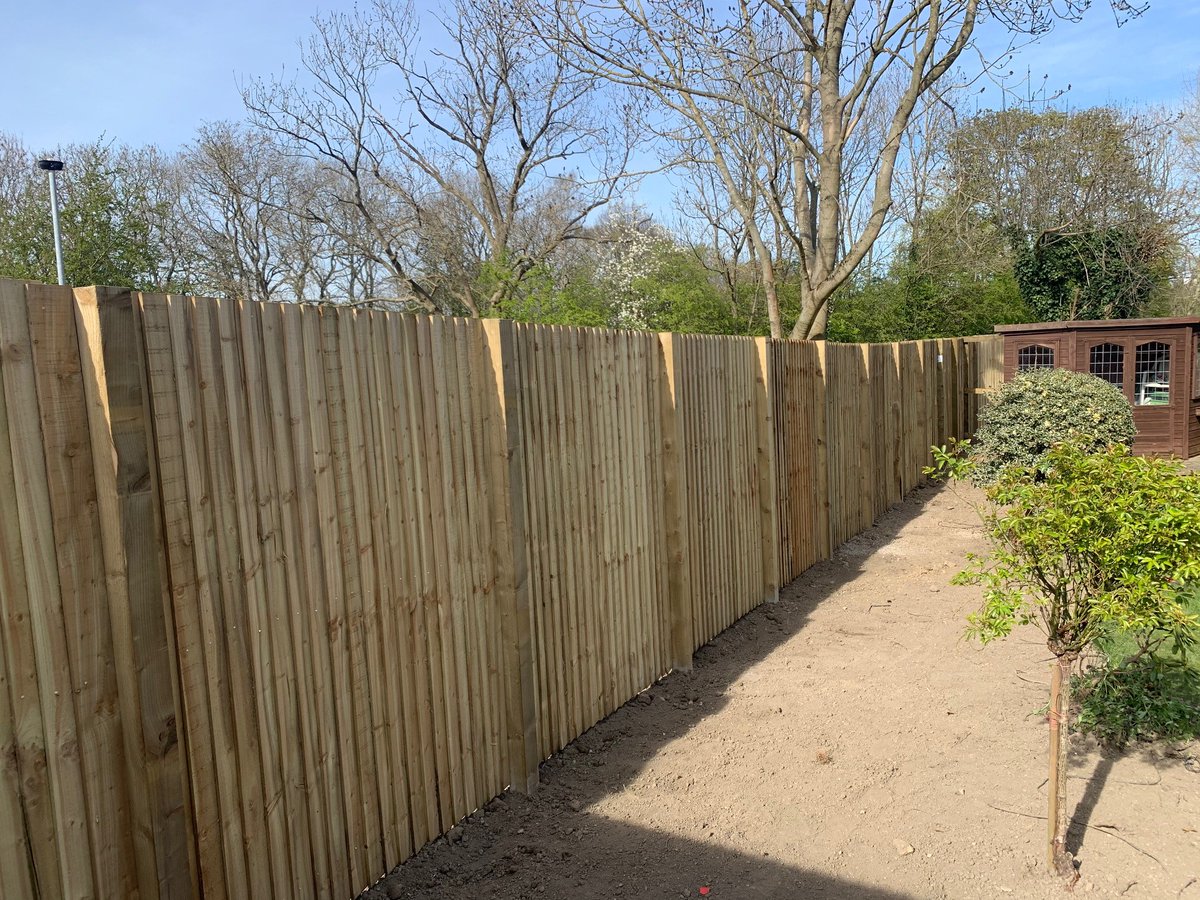 firth_fencing's tweet photo. Here we completed the boundary on a new-build-housing-estate, with our team and client kindly remodelling the neighbouring properties back garden.

#fencingworks #fencing #gardenrenovation #homeimprovement #approvedcontractor #summer #repair #gate #freequote https://t.co/NSsfpAI7NG
