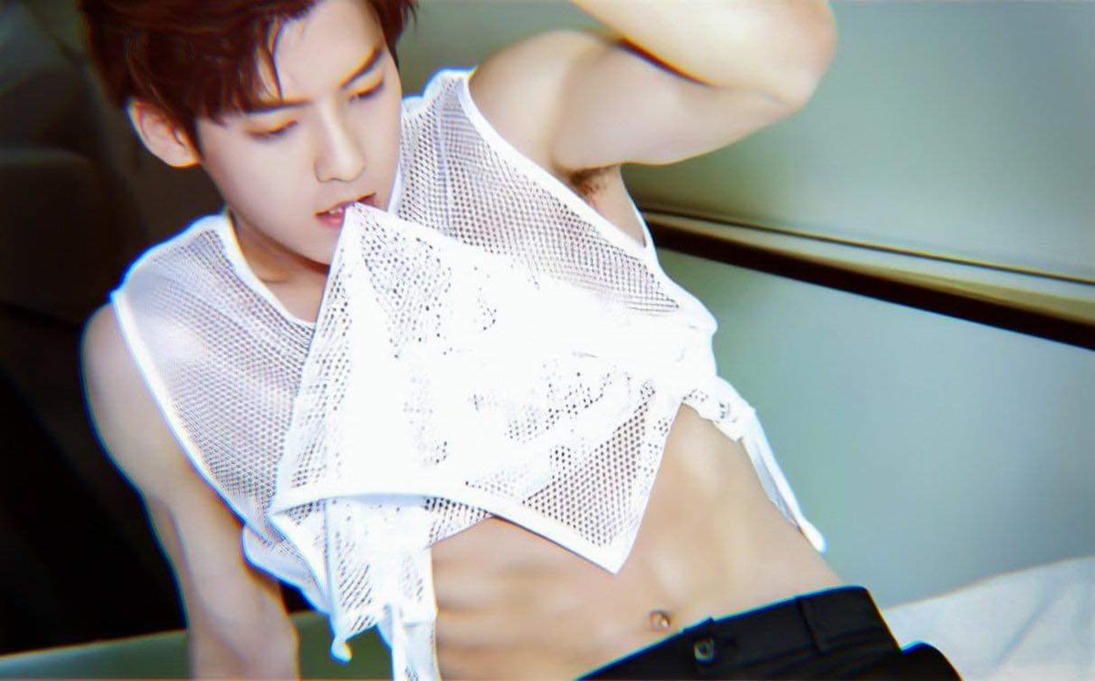 should I make this a thread of Minhyuk 's sexy bod since he worked hard to maintain it even before debut THE BEATS REBORN #BTOB_BURN_THE_STAGE #비투비  @OFFICIALBTOB