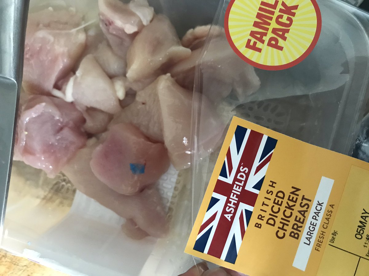 JenBell86149941's tweet photo. @AldiUK could have done without the added blue plastic in my diced chicken... even worse found to after we’d eaten half the pack 🤢 https://t.co/g7sxuoOiMS