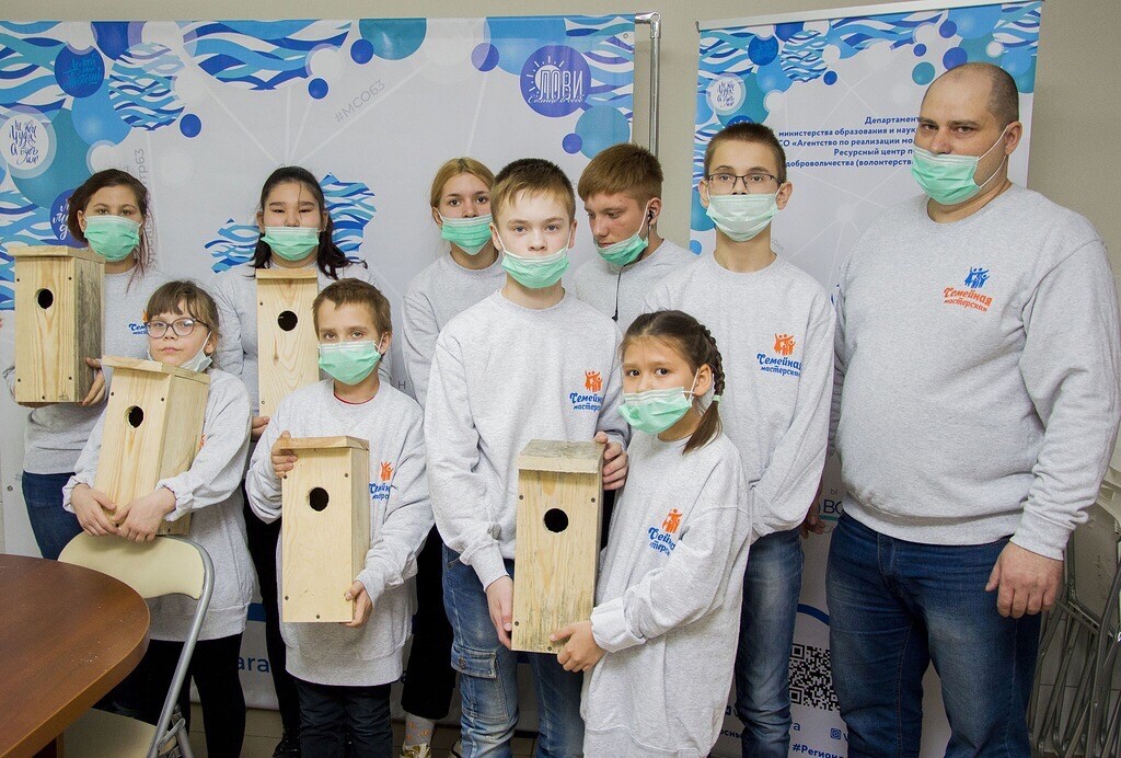 SrcOkt's tweet image. В дни ВНД воспитанники под руководством пред.ОО &quot;Совет отцов&quot; Облогова Е.В. изготовили скворечники для птиц.Это позволило привлечь внимание к проблеме сохранения природы и окружающего мира,кроме того ребята приобрели навыки работы с инструментами.
#Весенняянеделядобра