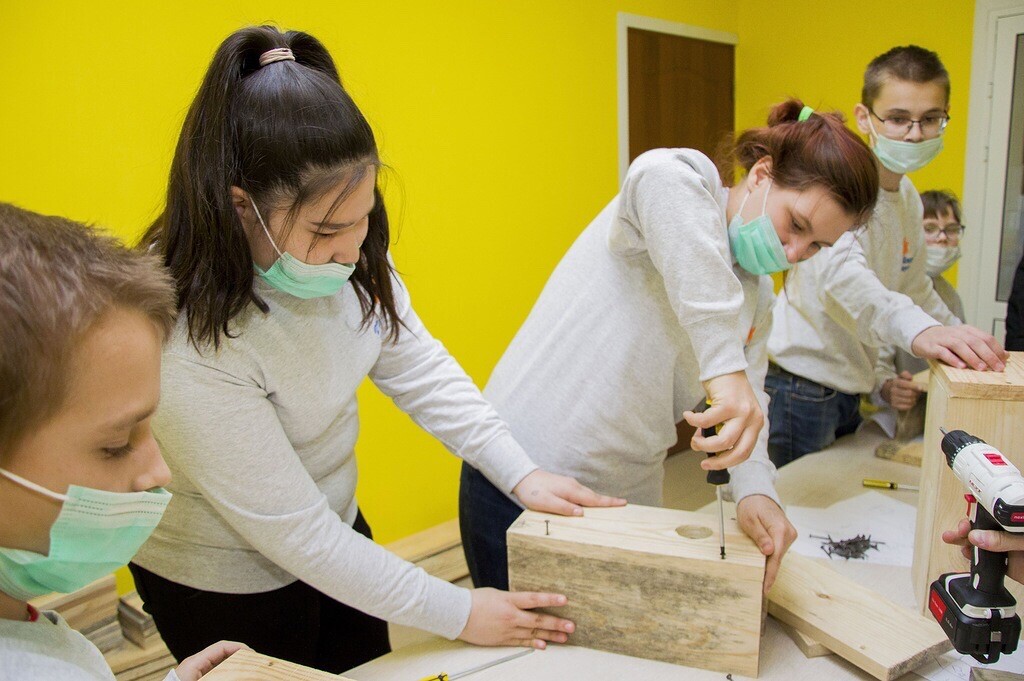 SrcOkt's tweet image. В дни ВНД воспитанники под руководством пред.ОО &quot;Совет отцов&quot; Облогова Е.В. изготовили скворечники для птиц.Это позволило привлечь внимание к проблеме сохранения природы и окружающего мира,кроме того ребята приобрели навыки работы с инструментами.
#Весенняянеделядобра