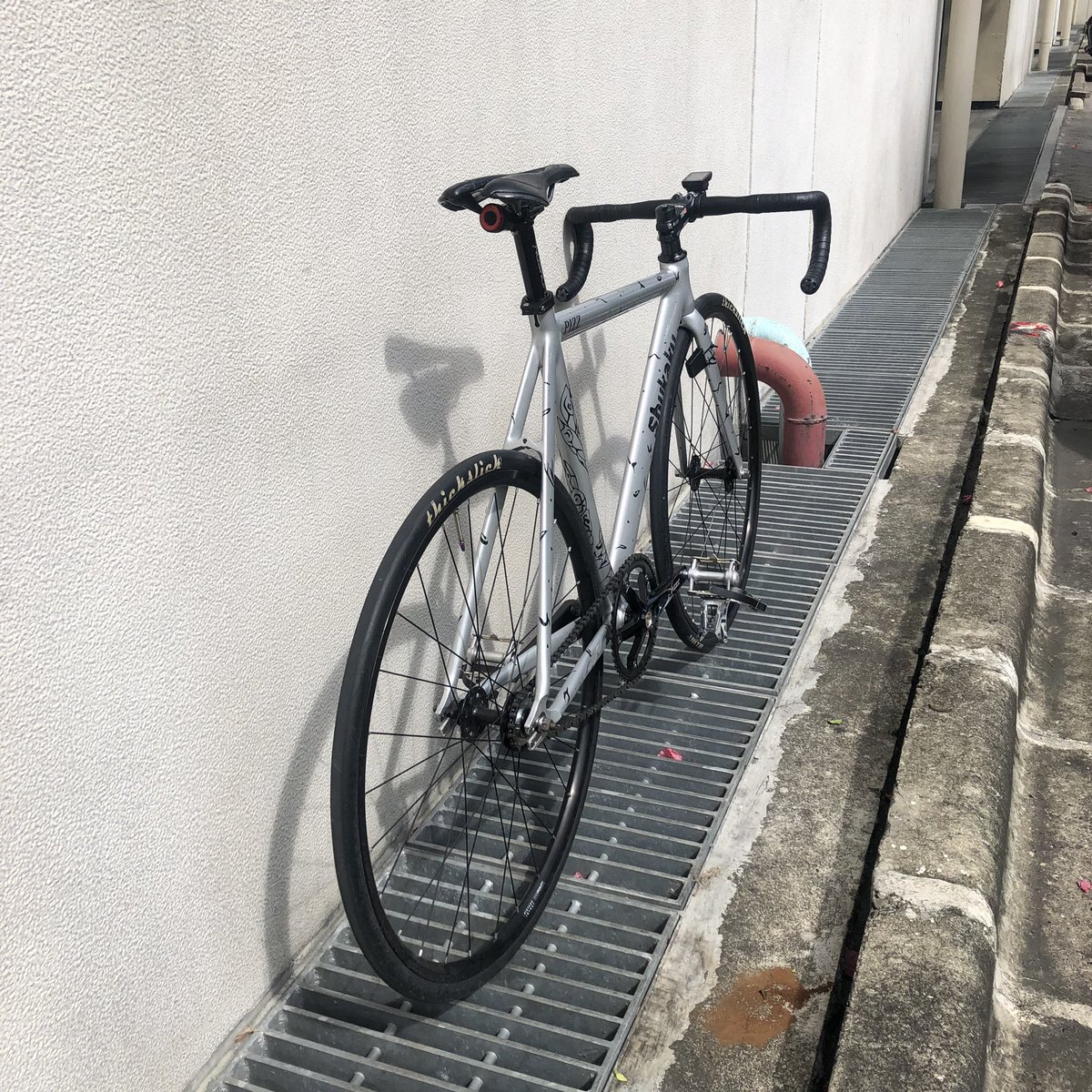 arnoldskip's tweet photo. FULLBIKE PIZZ SHUKAKU
FS: Pizz shukaku
WS: intro7 + thickslick
Crank: pizz ht
Pedal: mks

Yok yang baru dapet THR :)
Info lengkap plus harga boleh dm!
Semuanya dalam kondisi terawat (mulussssssssssss)
THANK YOU #fnfjb https://t.co/PjpUSJunyF
