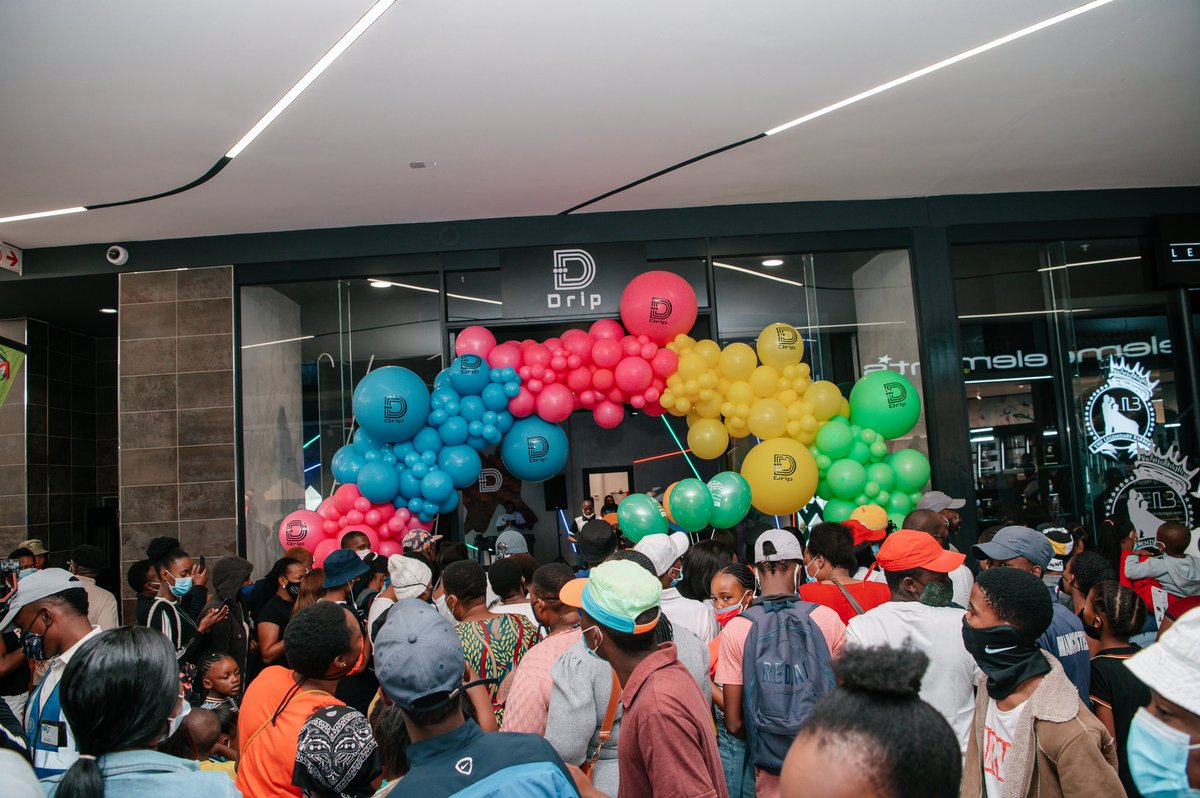 sibumabena's tweet photo. Working for a YOUNG EXCELLENT BLACK OWNED BRAND is an honor!!
The dream for this brand scares me... but @LekauSehoana is so influential with his fearlessness we canβt help but be motivated to push and push hard!!!!!
He keeps sending the elevator down to take us all to the top! https://t.co/drFk5rRDsr