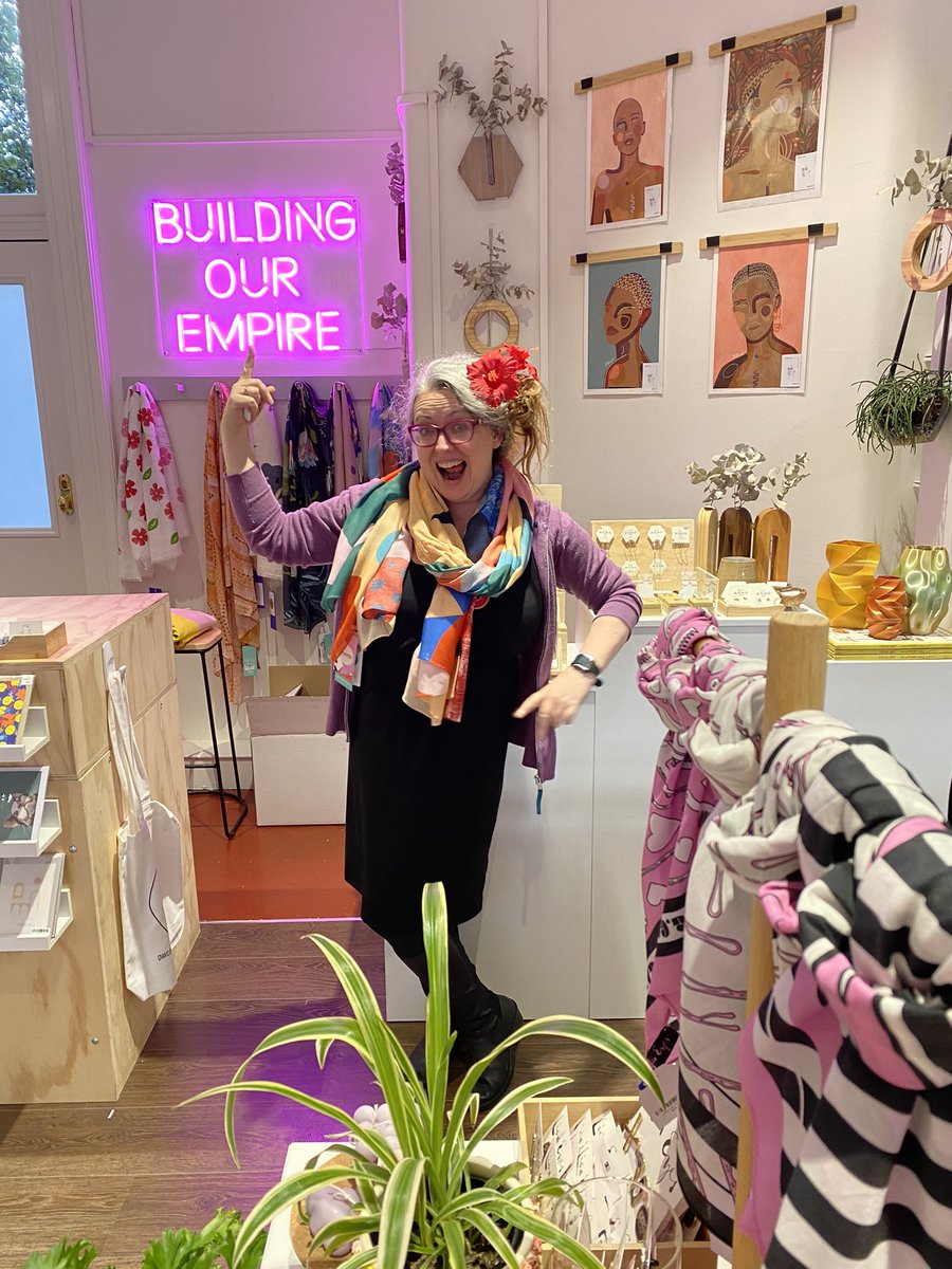 ... I was in the  @QVWCmelb shop because A) it’s awesome and I bought a fetching scarf (pictured) and also B) I was attending a women’s Iftar dinner where the  @Katie_Footscray was representing  @GabbyWilliamsMP, and THEN...