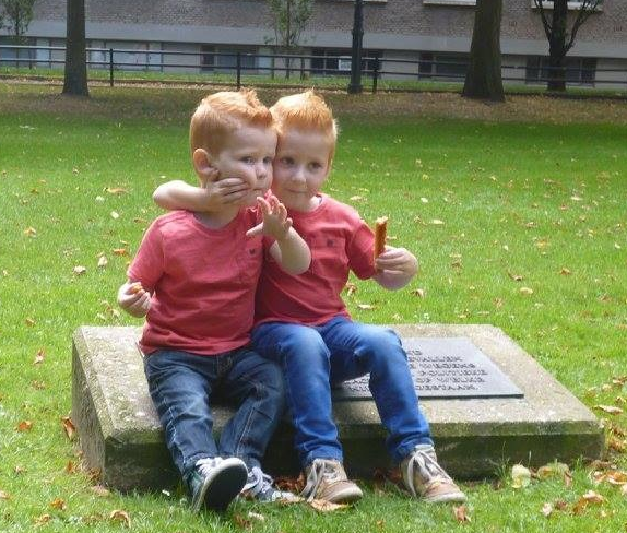 TheRedheadDays's tweet photo. #Two____AreBetterThanOne Redhead twins https://t.co/8DXkt00aGM