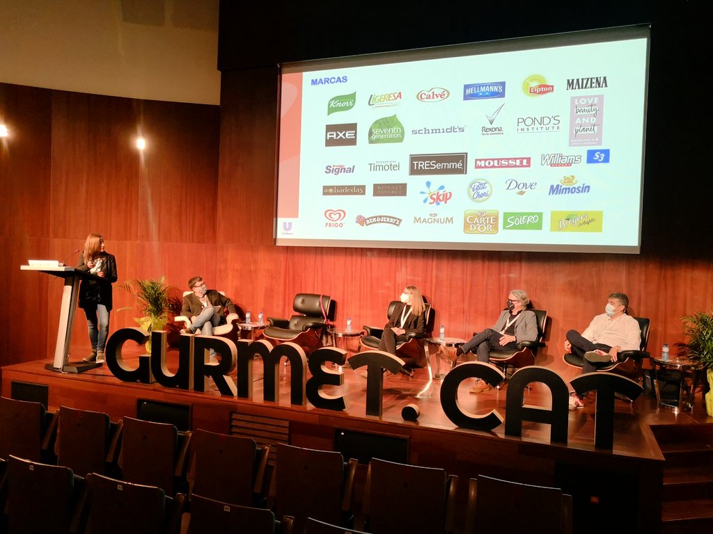 NodeGarraf's tweet photo. Seguim I Congrés de Màrqueting #Catalunya Ecosostenibilitat en el envasos dels aliments amb Ana Valencia @UnileverSpain Berta Mota @Lavola1981 Manel Rueda @olive_rueda i Francesc Valencia @EstrellaDammCat modera @NepemialAlfred  @diba Com la marca és compromet amb el medi ambient https://t.co/2NhEd6JG25