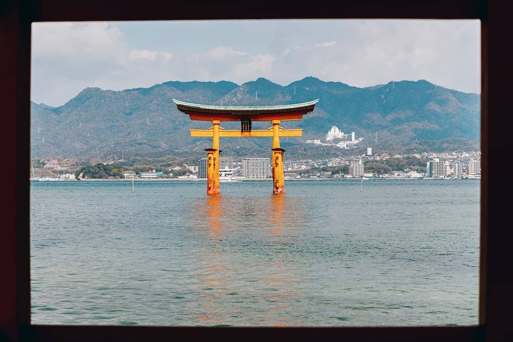 aimo86's tweet photo. Torii, from Itsukushima shrine ⛩️
.
.
.
#japan #japantravelphoto #japanlover #japanphoto #explorejpn #japanese #japan_vacations #jpn #japan_of_insta #exploretocreate #illgrammers #visualambassadors #freezfram #lensbible #gurushots #japan_gallery #travel … https://t.co/A01wviuarm https://t.co/N0owYqHONd