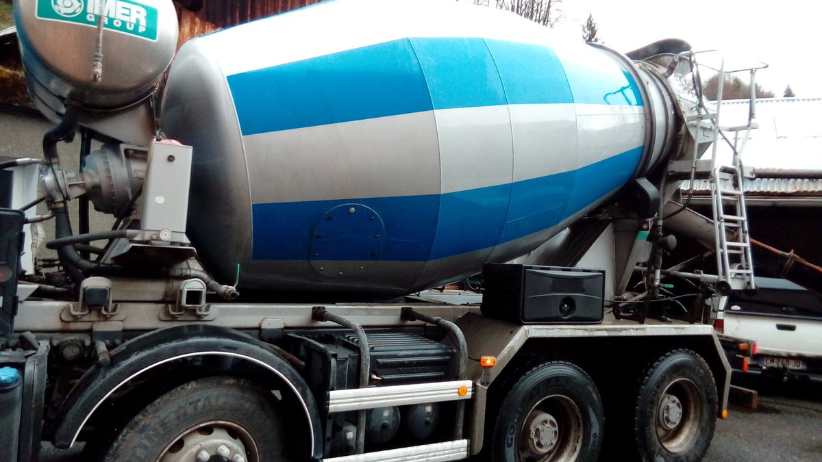 On a ça dans la cour, je crois qu'on va oublier ce qui etait prévu....je ne pourrai jamais proposer mieux!