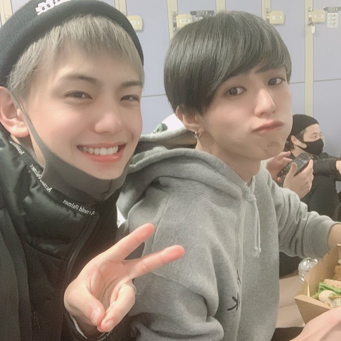 完成品 48 フォーエイト タロー社長 アマリザ うちわ その他 フォーエイト48 アマリザセット Thailandwoods Com