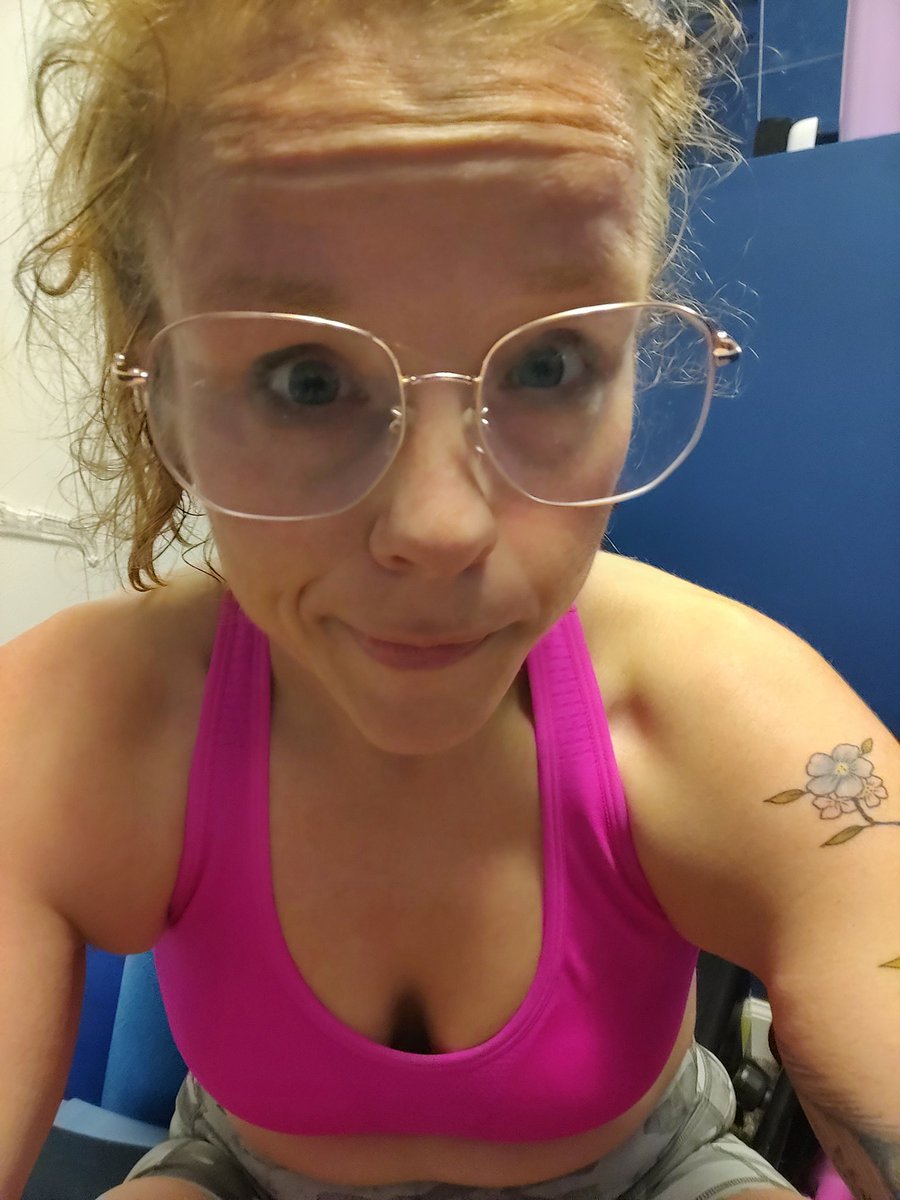 MrsStephieMeek's tweet photo. #everythinghurtsandimdying 

#cardiocore before I get my butt kicked later.

Nothing like delayed onset muscle soreness in every muscle group to remind you that you aren't actually dead 

#fitleaders #fitmama #strongwomxn #strongnotskinny #girlswholift #mbfa https://t.co/qKI8RKBqg4