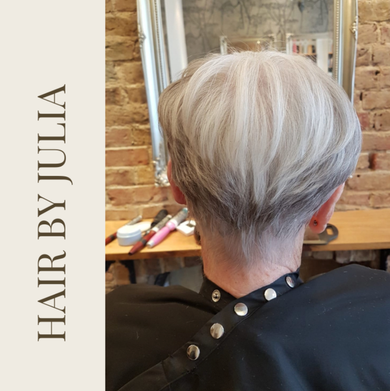 styleloungers's tweet photo. Happy #Thursday @styleloungers! ✨💖💇🏻
How gorgeous is this short-cut on natural silver hair created by Julia our creative director over in Teddington.. we are #obsessed!

Locations in both #Wandsworth and #Teddington!