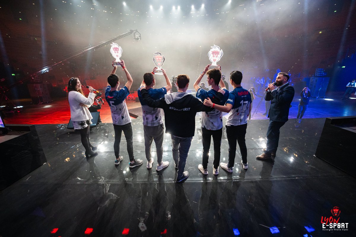 luc_bouchon's tweet image. With the #SixInvitational confirmed to take place in Paris in a couple of weeks do not hesitate to contact me for your photographic needs. 
I have experience shooting portraits, backstages, in studio, as well as on stage. 
Bonus : I live just next to the event and I am kind !