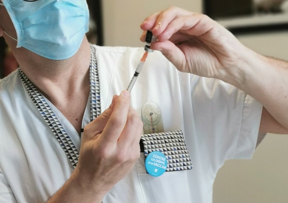 #COVID19 | La vaccination se poursuit ce week-end du 1er mai
➡️➕de 30 000 doses de vaccin supplémentaires sont allouées aux centres de la région pour ce week-end , en plus des dotations hebdomadaires
📌Consultez la liste des centres de vaccination sur sante.fr