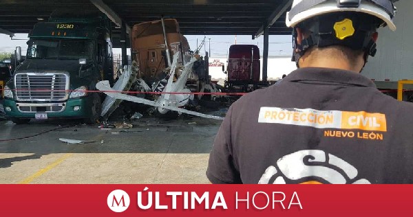 Milenio's tweet image. #ÚLTIMAHORA | Se reportan 6 muertos tras caída de aeronave en autopista a #Laredo en #NuevoLeón mile.io/3e4GpvG