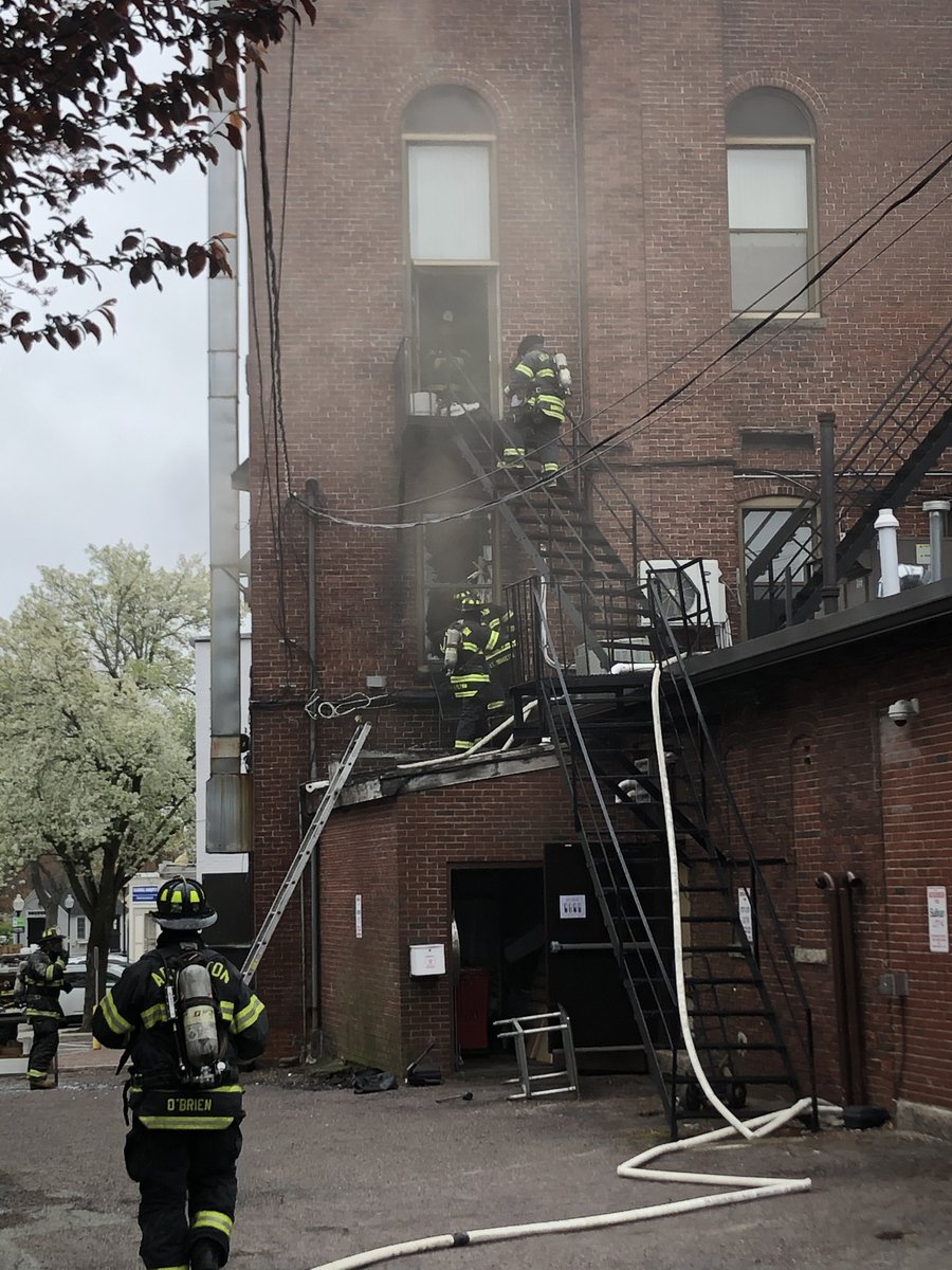 ArlingtonMAFD's tweet image. Today’s fire from the Charlie side.  Arlington and out of town companies working.  #ArlingtonMa