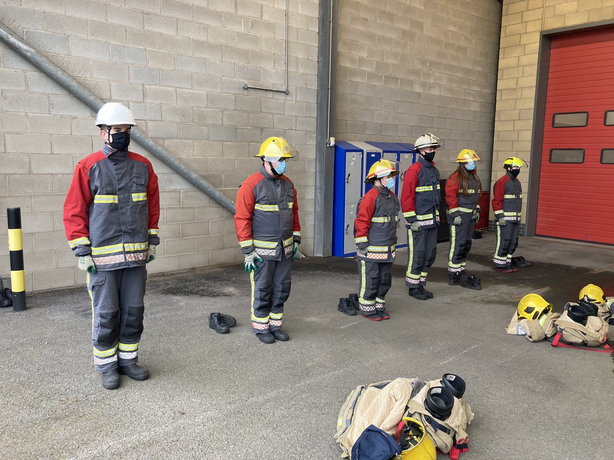youthdfrs's tweet photo. This week Staveley cadets we’re replacing and extending lines before putting out a house fire (not literally)@DFRSInclusion @DerbyshireFRS @GavinGtomlins @UKFireCadets https://t.co/UwsTxjg7oE