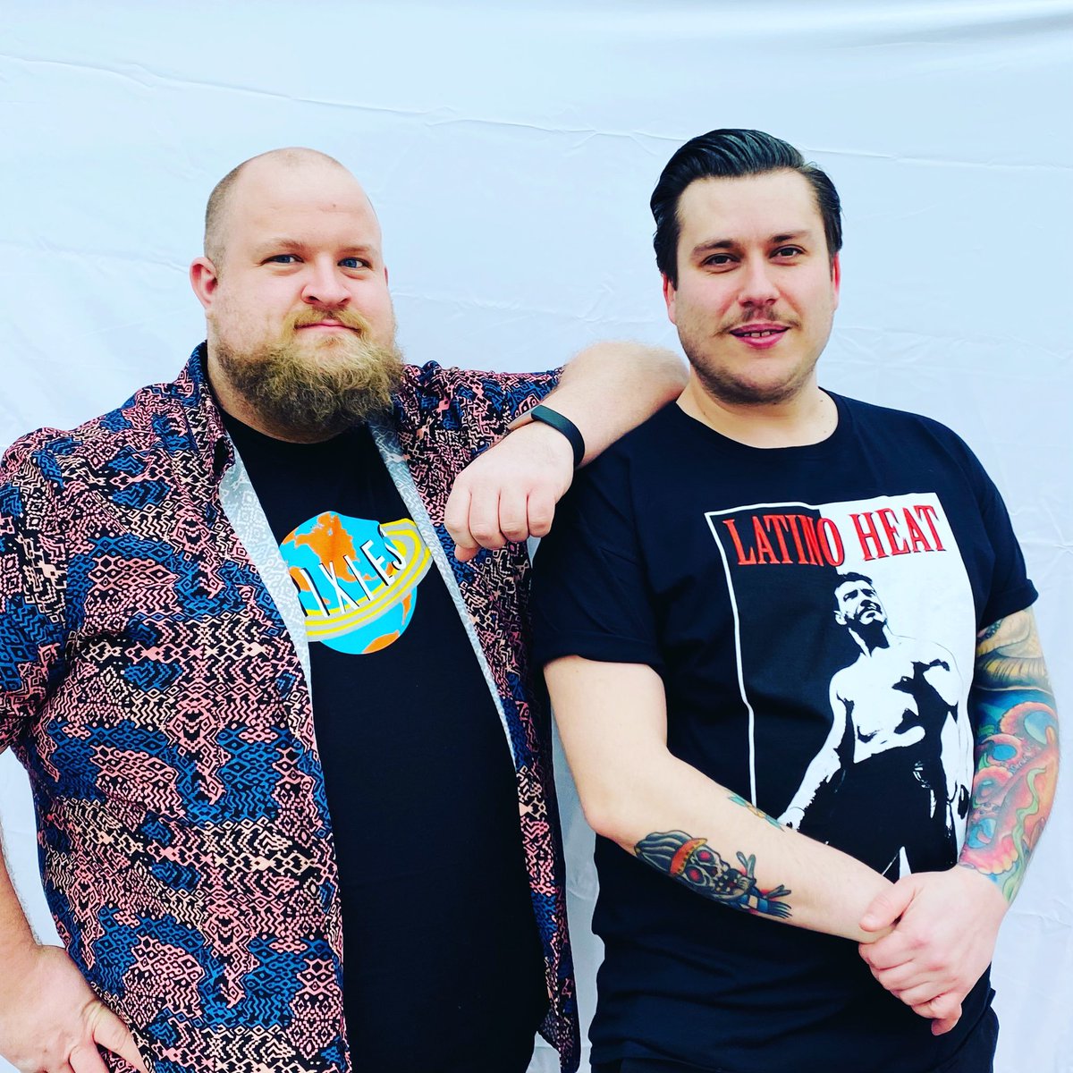 MIDNIGHT TONIGHT! 

Our debut double A-side featuring the songs ‘Average Speed Camera’ and ‘Disco Bleach’ is released tonight and will be available on all good streaming services! Be sure to check it out 🕺🧟‍♂️🤘

#newmusic #heavyweightrock #pixies #latinoheat #eddieguerrero