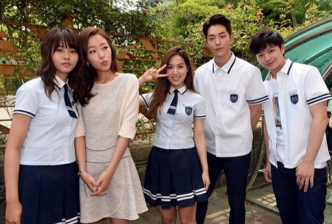 Fill in a,an правило. Ученик старшей школы. Дорамы школа 2015. Are you in school. Кто ты школа 2015.