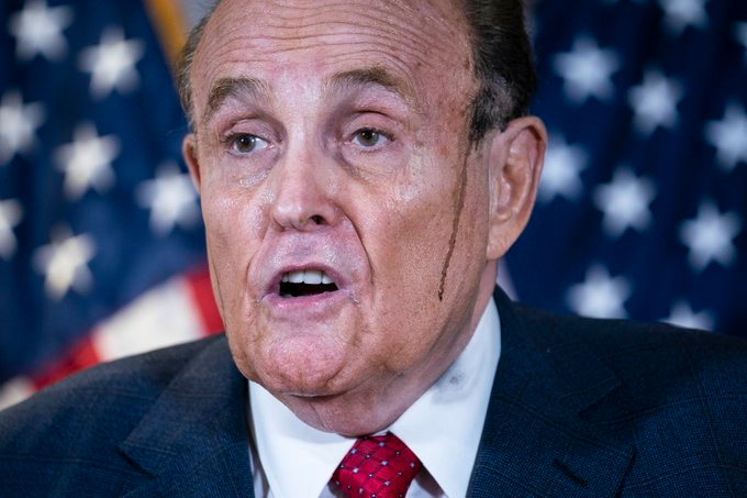 Rudy thread 6/The FBI raid of Giuliani office and home was not about election meddling or the riots of January 6. It was about Ukraine ie Trump Impeachment 1And the evidence is overwhelming to land Giuliani in prison. Rudy has now a few weeks/months to make deal with feds