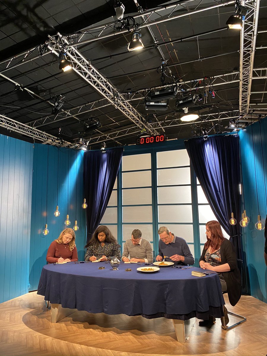 FedInEd's tweet image. SO... I’m going to be on TELLY! 📺

I’m one of the judges on S2 Beat the Chef for Channel 4, alongside other fabulous foodies from across the UK. 

Airing on the 3rd of May 😬 I’m so nervous but I can’t wait for you guys to see it! 

#foodblogger #instagram #beatthechef #channel4