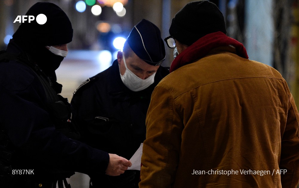 Cet agenda des réouvertures, communiqué à la PQR et dévoilé par plusieurs quotidiens, prévoit aussi une fin de l'attestation pour les déplacements en journée à compter du 3 mai  #AFP