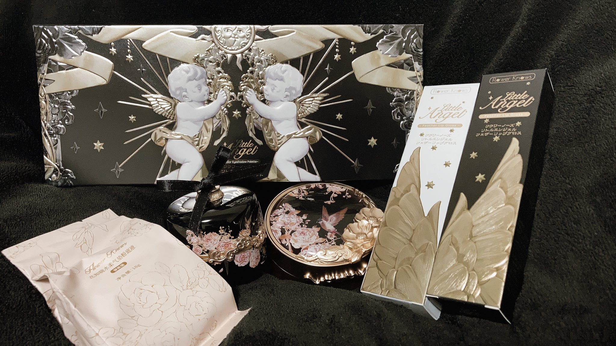 Arika 花神 チークブラッシュ 声声慢 花神 クッションファンデ 届いためちゃ可愛 ๓ ๓ 最近黒金パケ好き 前に買ったリトルエンジェル シリーズと一緒に コスメ購入品 チャイナコスメ フラワーノーズ 花神シリーズ Flowerknows