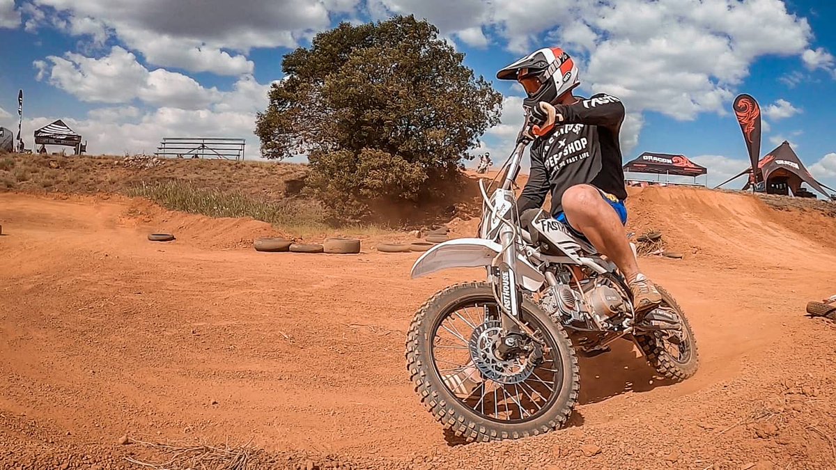 Not fast ... Yet but building up seat time and it's so much fun not just riding but racing a dirt bike. 
Thanks @one_crusty_dude for getting these shots of me! 
#ProFunHavers #fasthousemotocrew #fasthouse_sa #fasttribe #disruptivegarage #pitbike #dbk #dirtbikekidz