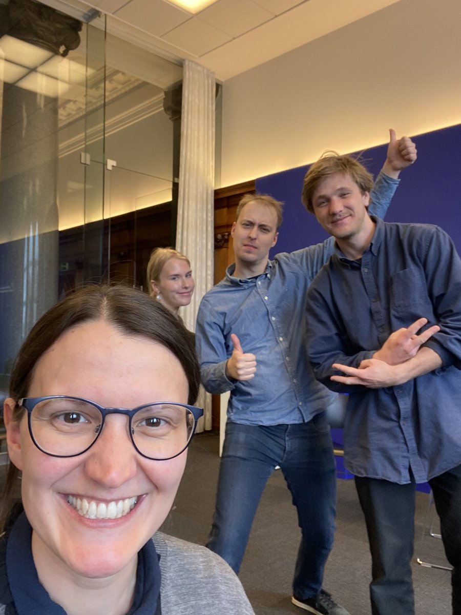 Så stolt af det her CFF-hold, der lige har afviklet uddelingen af Forskningskommunikationsprisen 2021, som meget fortjent gik til Lone Simonsen fra <a href="/roskildeuni/">RUC</a>