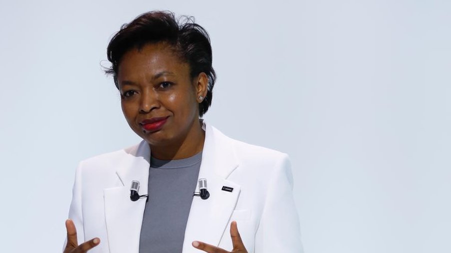 Our strategy to support #AXA employees:
1⃣ Smart working
2⃣ Global program for the health and well-being
3⃣ Diversity &amp; inclusion

Notre stratégie pour accompagner les employés d’AXA :
1⃣ Smart working
2⃣ Programme global de santé et bien-être
3⃣ Diversité &amp; inclusion

#AGAXA2021