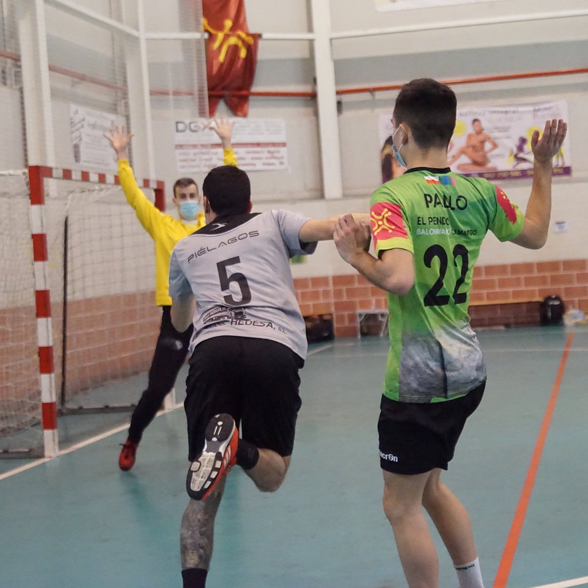 🤾🏻‍♂️ ¿Qué 4️⃣ equipos afrontan desde este fin de semana las semifinales de Segunda Nacional masculina?

🟢 <a href="/CBMCamargo/">BALONMANO CAMARGO</a> 
🔵 <a href="/bmSinfin/">Blendio Sinfín Santander</a> 
🔘 Grupo Vela Atl. Renedo
🟡 <a href="/Bmcolindres/">Balonmano Colindres</a> 

🇵🇱 #TerritorioBalonmano