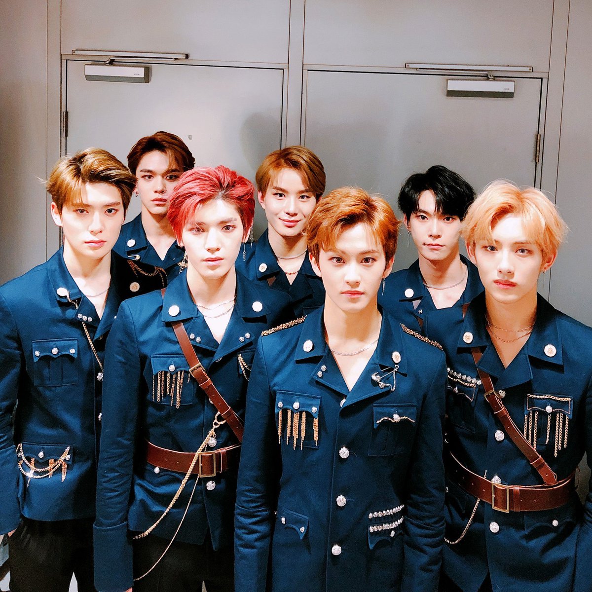jwsoIoist's tweet image. jungwoo in every pictures:

😐         😁          😐        😐            😐
       😐          😐        😐            😐