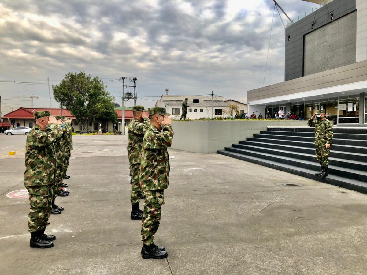 Sargento Mayor del Ejército Nacional tweet media