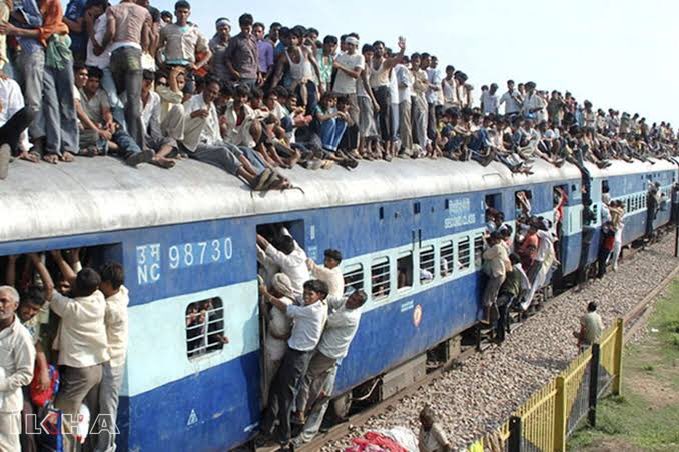 Kapanış öncesi böyleydi... Yine Corona zirve yapacak..  Umarım bu kapanma bir işe yarar da normal hayatımıza döneriz.  #TamKapanmayaDoğru