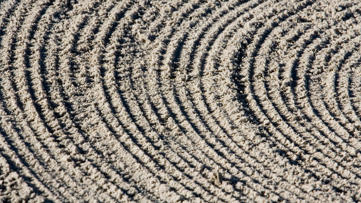 USGAGrnSection's tweet photo. Bunker sand selection has a big impact on playability, bunker longevity and golfer satisfaction. This article takes you through the key considerations for selecting a sand and provides practical guidelines for making the right choice for your course 👉https://t.co/5nRlhiUvZB https://t.co/zEQeKT81Ji