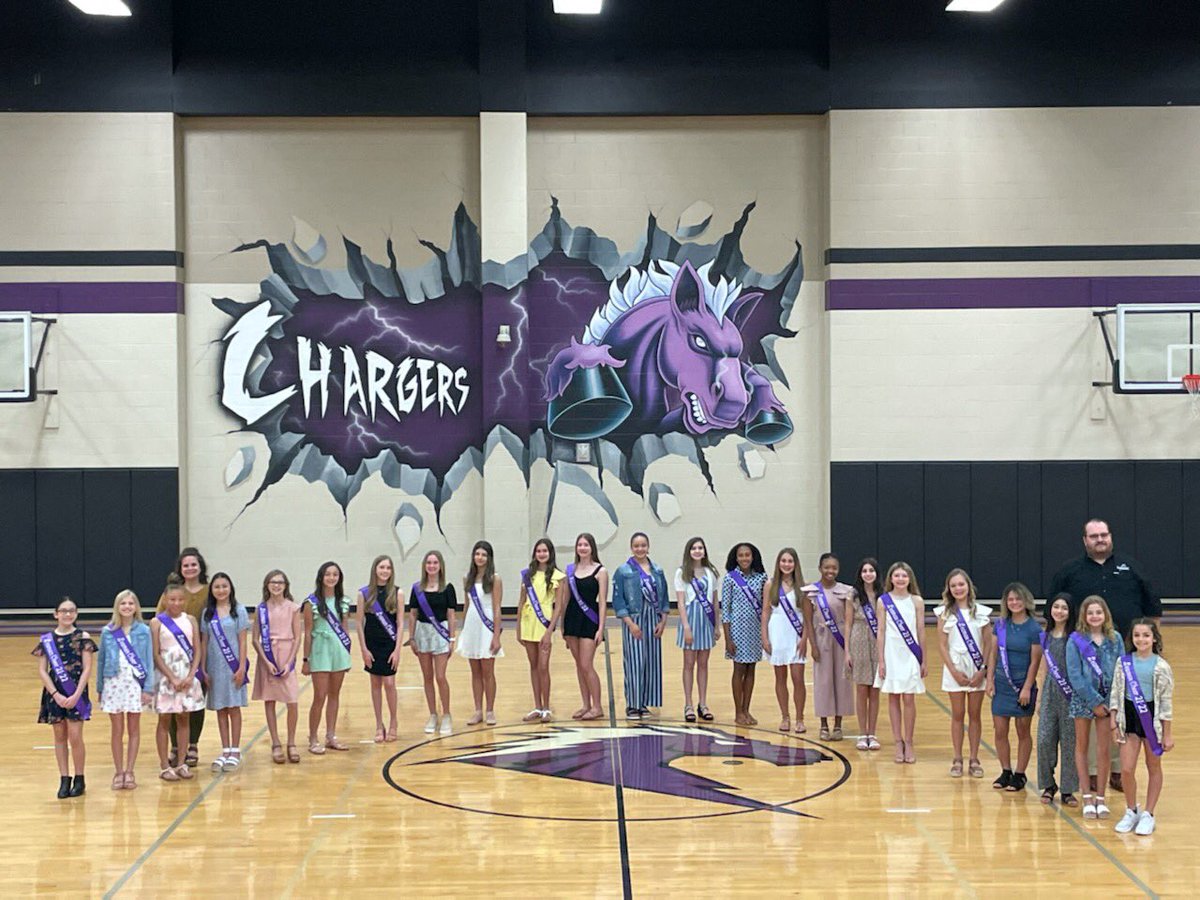 New cheer squad!!  21-22!  So exciting!!!
#leamanchrgers