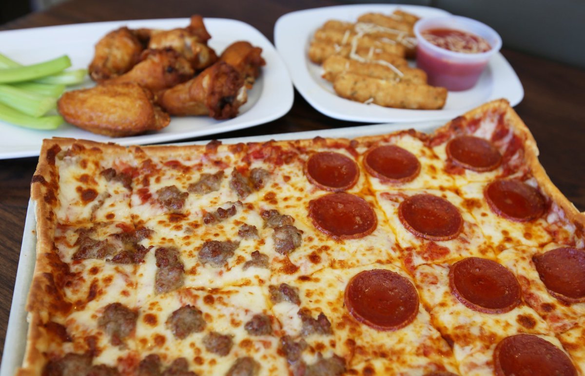 LedoPizza's tweet image. 🏈 Draft Day GIVEAWAY 🏈

RETWEET &amp;amp; FOLLOW 
for a chance to win a
$50 #LEDOPIZZA GIFT CARD!
(2 winners picked at 9pm on 4/29/21)

PIZZA, WINGS, and FOOTBALL is BACK! 

Order Carryout Now 👉

order.ledopizza.com